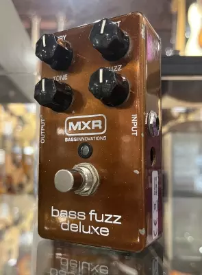 MXR - M84 - Bass Fuzz Deluxe Pedal